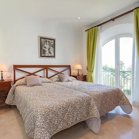 Arcos Gardens Country Estate Apartment *
